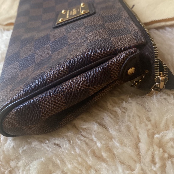 Louis Vuitton Damier Ebene small zip bag - Picture 9 of 9